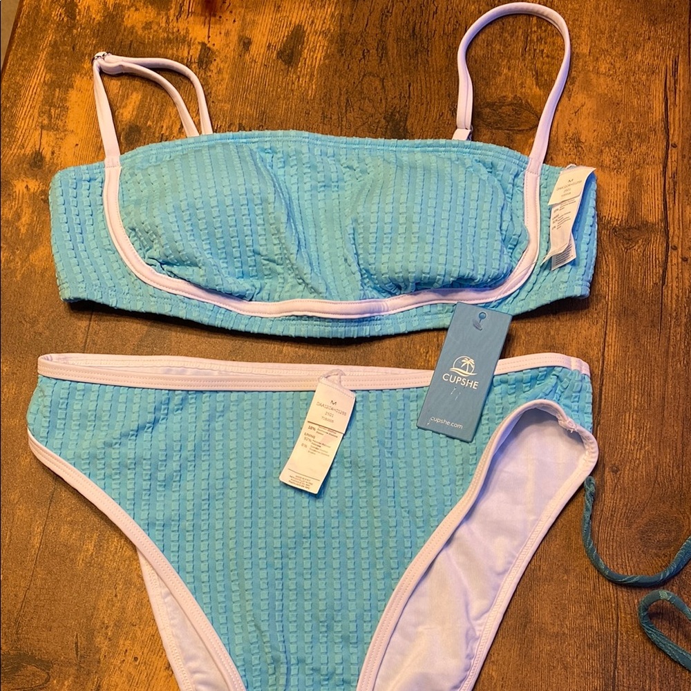 So cute!!!Cupshe Textured Aqua Bikini Set